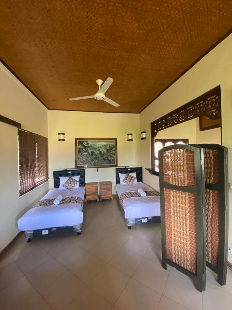 Dukuh Village Villas & Art Тегаллаланг Номер фото