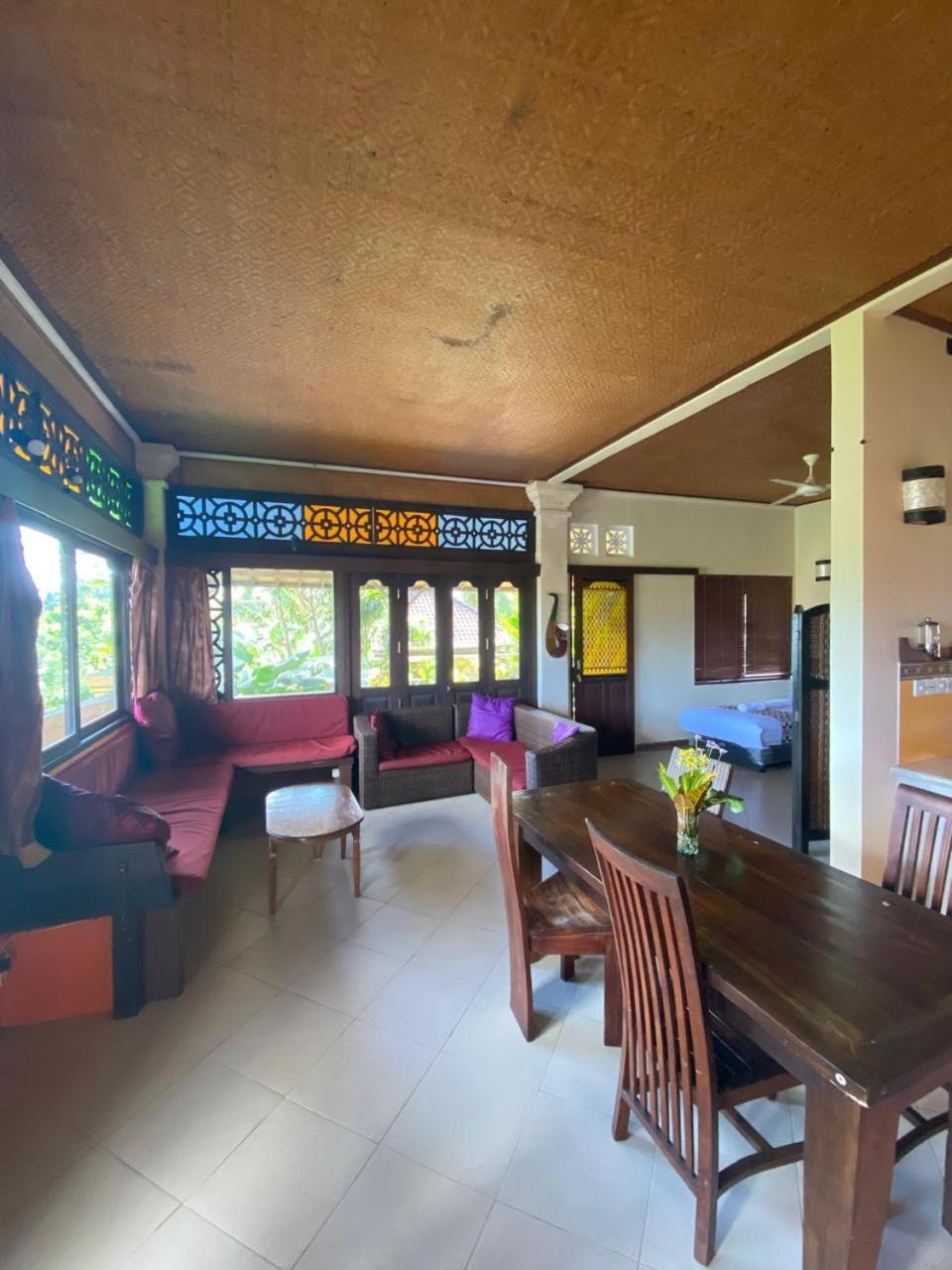 Dukuh Village Villas & Art Тегаллаланг Номер фото