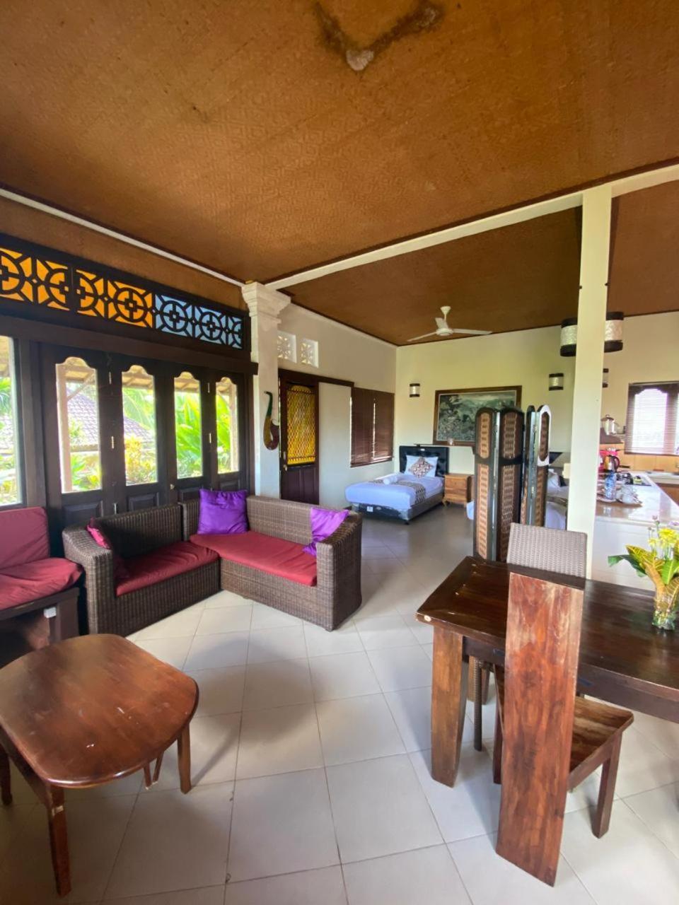 Dukuh Village Villas & Art Тегаллаланг Номер фото