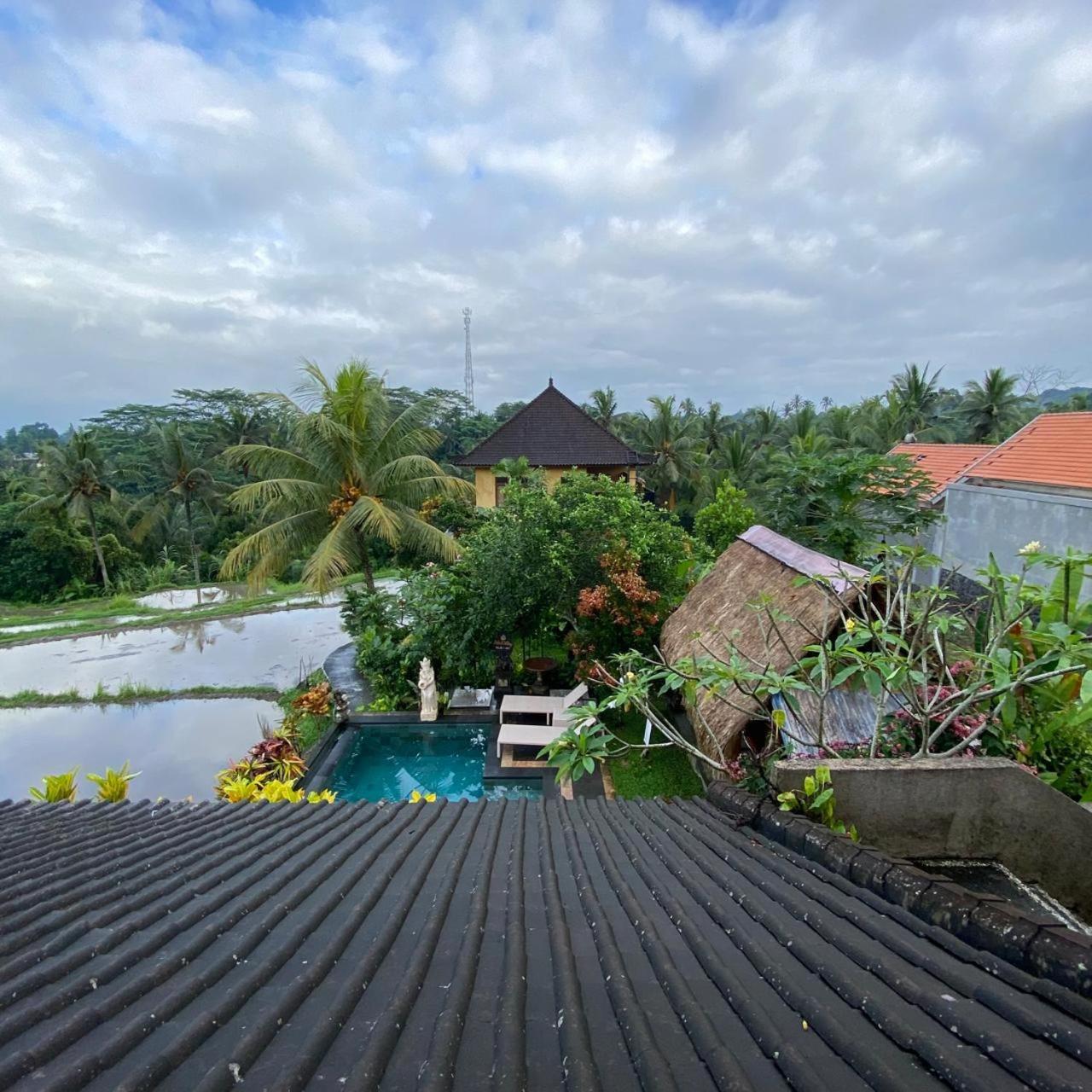 Dukuh Village Villas & Art Тегаллаланг Экстерьер фото