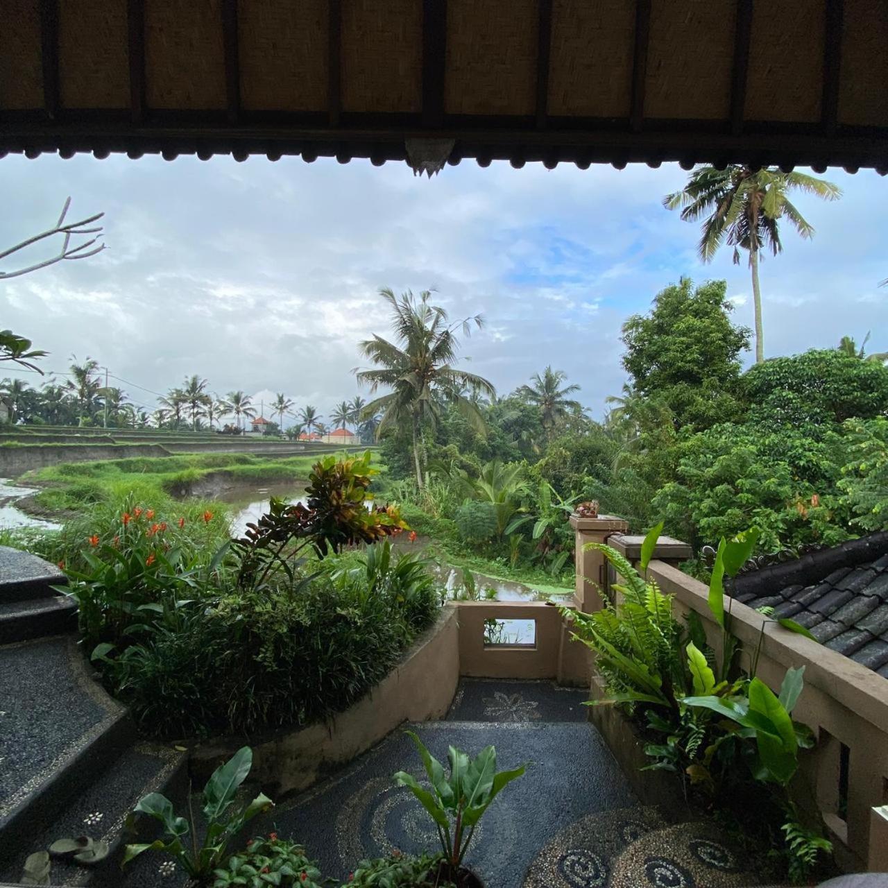 Dukuh Village Villas & Art Тегаллаланг Номер фото