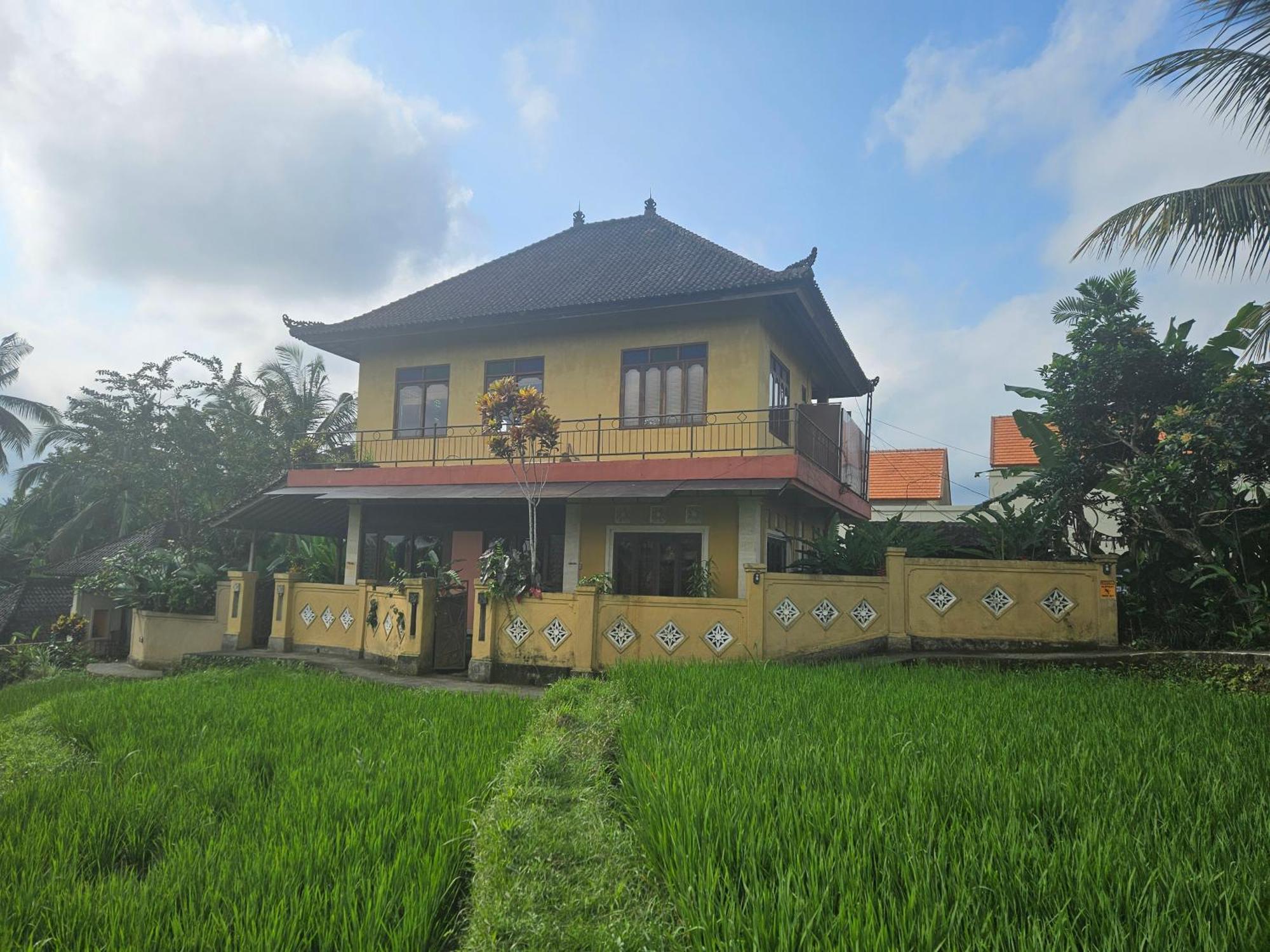 Dukuh Village Villas & Art Тегаллаланг Экстерьер фото