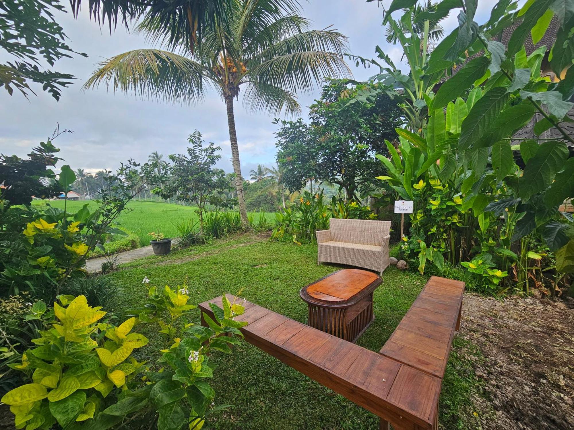 Dukuh Village Villas & Art Тегаллаланг Экстерьер фото